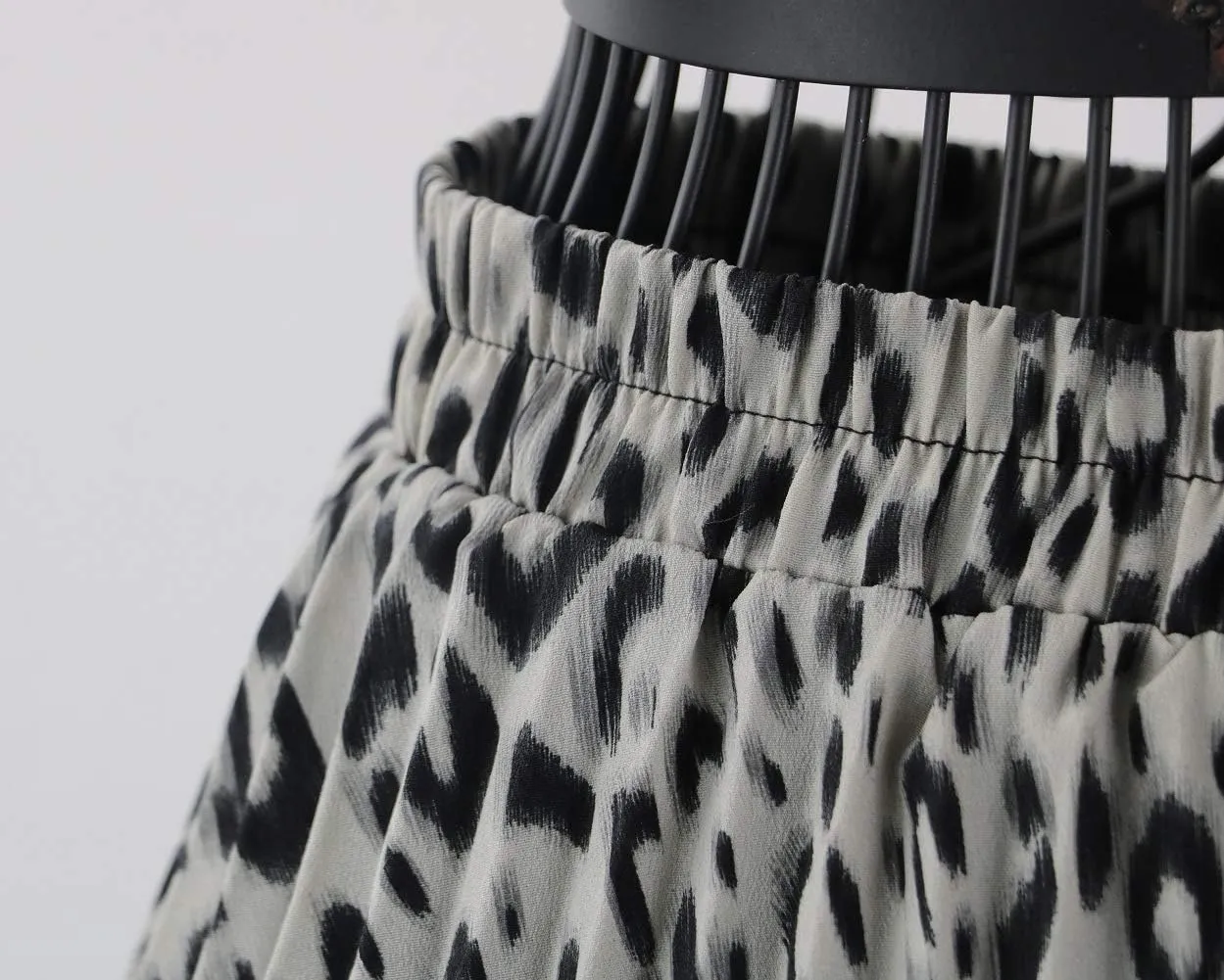 CHARTOU Womens Chic Elastic High Waisted A Line Leopard Print Pleated Shirring Midi-Long Skirt