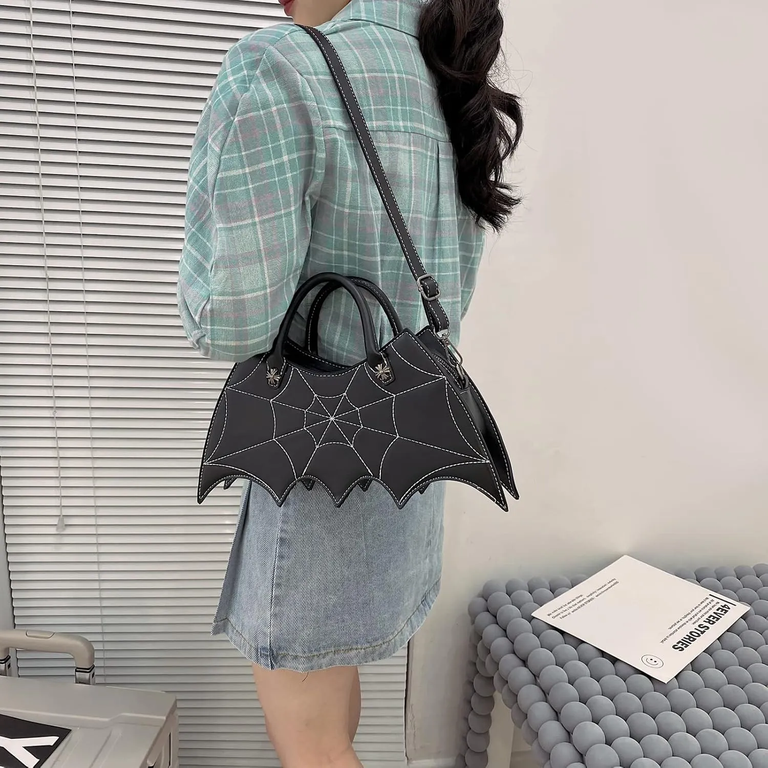 Dinosaur Shaped Shoulder Handbag PU Leather Rivet Purses Crossbody Bag for Girl Animal Novelty Purse