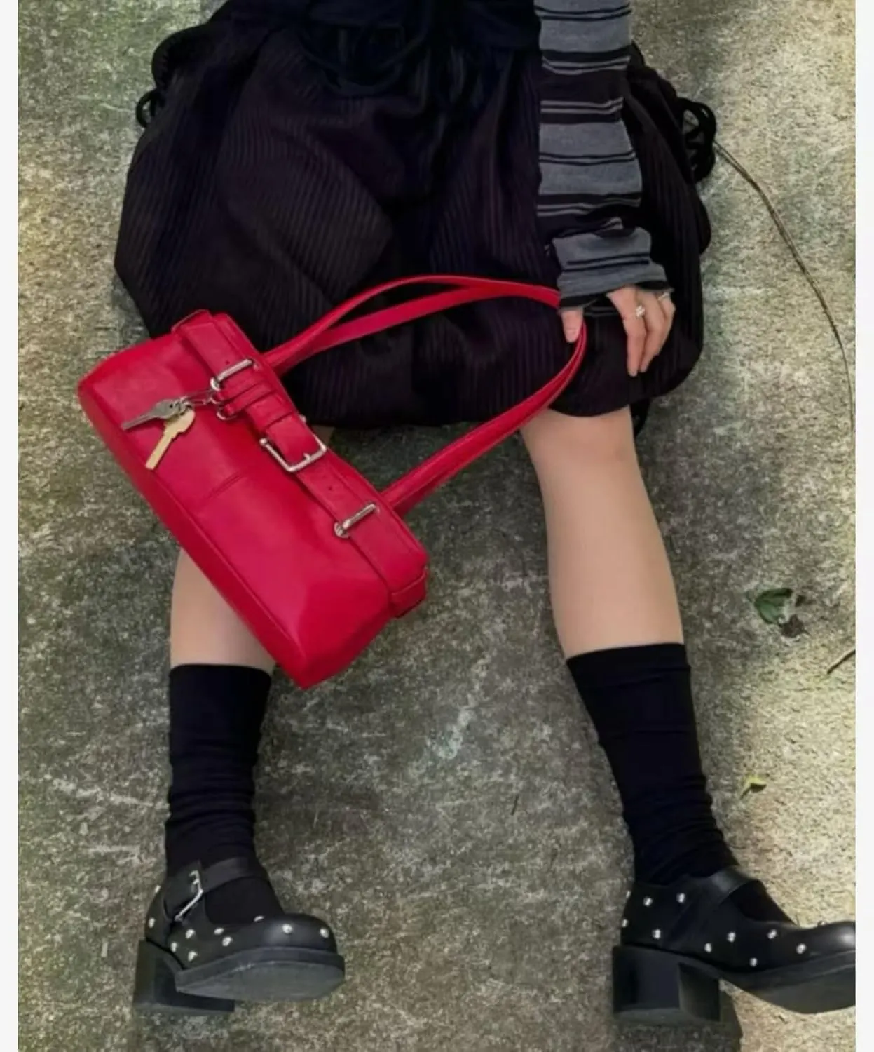 Key Chain Shoulder Bag Y2k Belted Handbag Faux Leather Grunge Purse for Women Top Handle Bag 2000s Streetwear