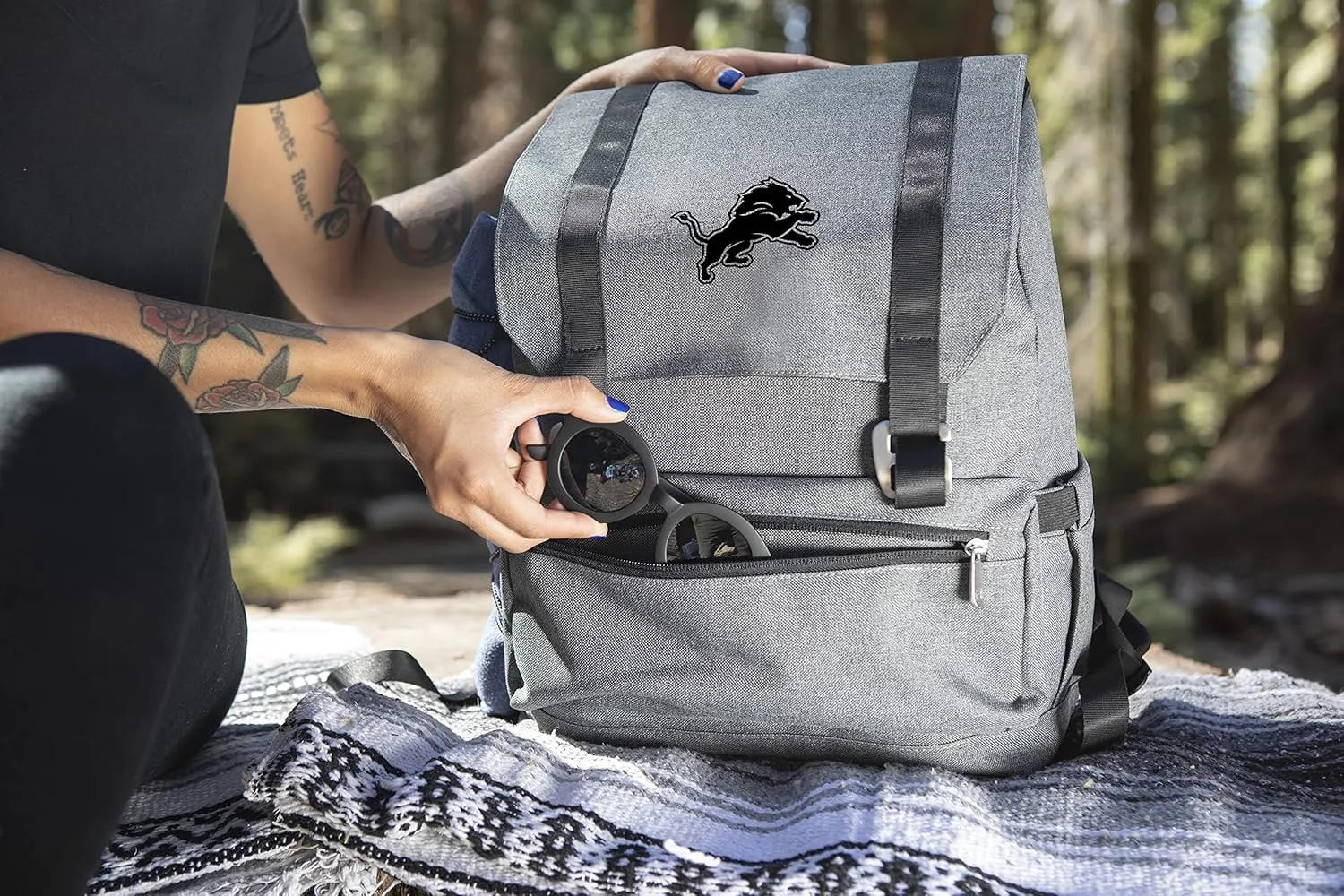 PICNIC TIME NFL Detroit Lions OTG Traverse Backpack Cooler - Soft Cooler Backpack - Hiking Backpack, (Heathered Gray)