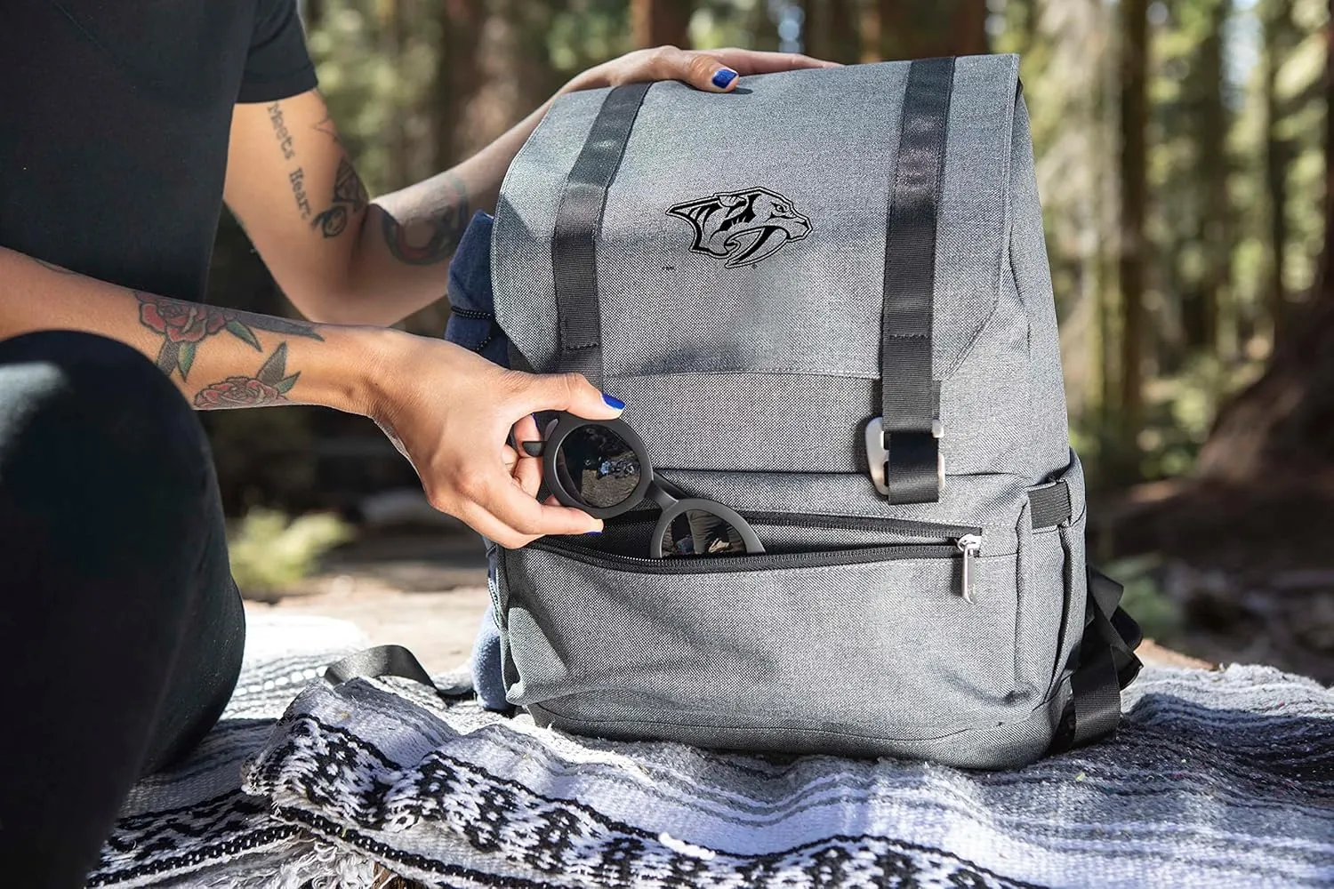 PICNIC TIME NHL Nashville Predators OTG Traverse Backpack Cooler, Soft Cooler Backpack, Hiking Backpack, (Heathered Gray)