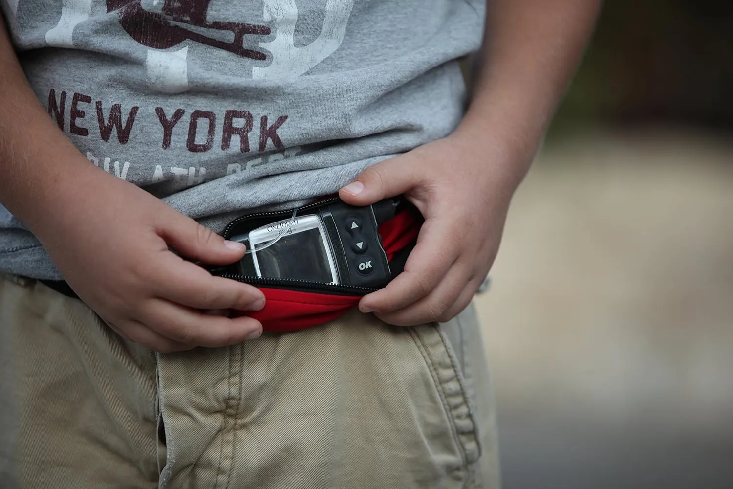 SPIbelt Kids Pocket Belt, Expandable Pocket, Adjustable Waist Belt, No Bounce, No Logo Band, Rave with Black Zipper